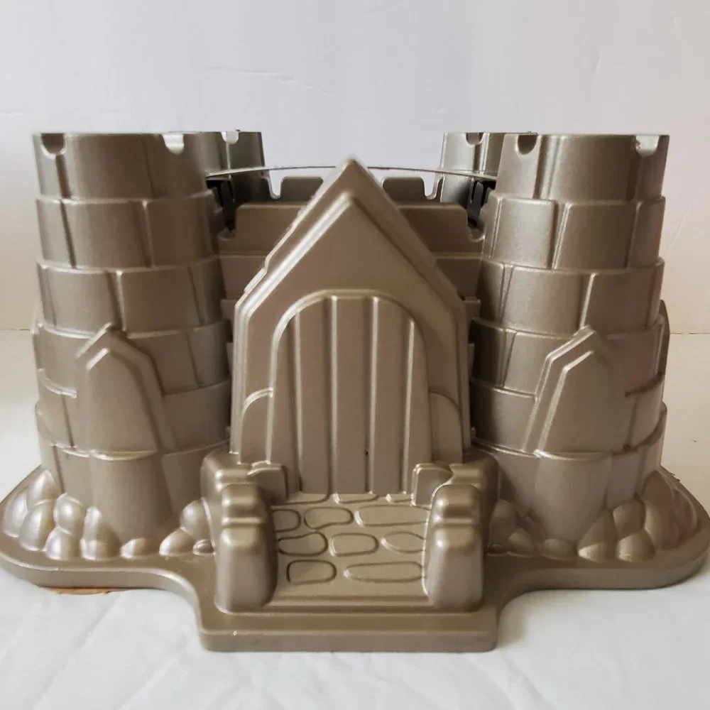Williams Sonoma Vintage 2005 Sandcastle Bake Pan